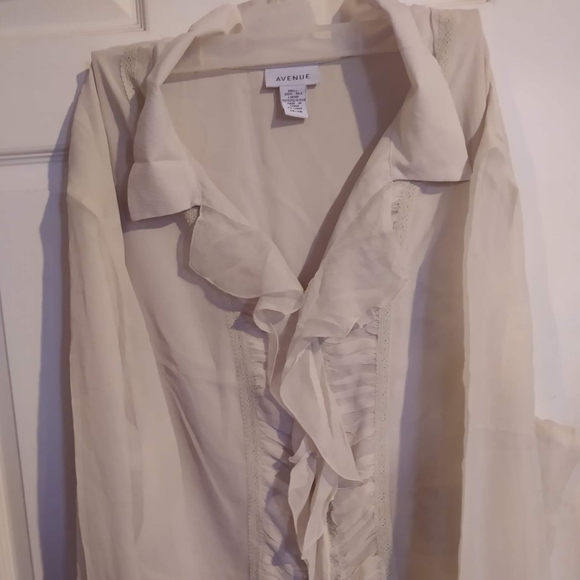 Top - Picture 1 of 2